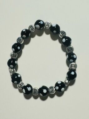 Contadiodju Beaded Stretch Bracelet